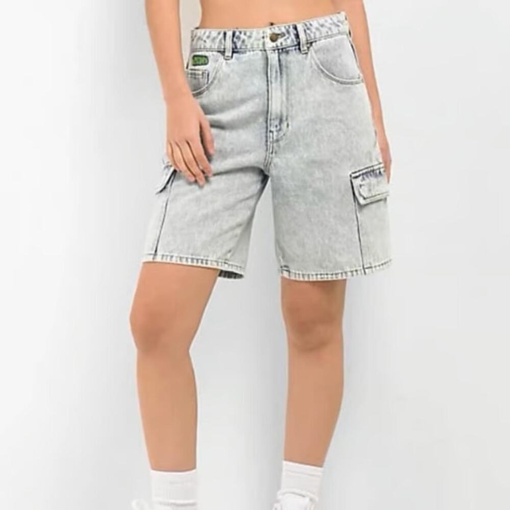 Empyre Tori Loose Fit Denim Cargo Shorts Acid Wash Skater Baggy Jorts Size 4